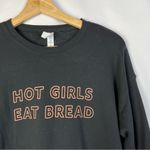Boutique  Dark Gray Hot Girls Eat Bread Crewneck Sweatshirt XS Photo 3