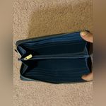 Coach EUC Women's Blue Cross grain Leather Wallet Zip Around Accordion Photo 2
