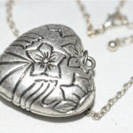 Source Unknown Enchanting Engraved Floral Design Heart Silver Tone Pendant 16" Casual Necklace Photo 0