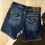 Silver Jeans 🩶•SUKI SHORT•Size:26🩶 Photo 5