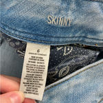 American Eagle EUC women’s light wash blue denim stretch skinny crop jeans 6 Photo 5