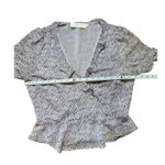 ASTR The Label Womens Lilac Ditsy Floral Ruffle Vneck blouse Sz M Photo 3