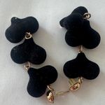 Elegant Black Heart Drop Earrings Photo 4
