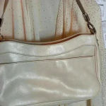 Liz Claiborne  Cream Leather Hobo Style Purse, Clean,‎ Excellent Condition Photo 5