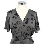 41 Hawthorn Floral Wrap Dress Satin Short Sleeve Gray Black Size MP NWT Photo 2