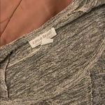 A pea in the pod Super soft grey marled cute top Photo 1