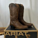 Ariat Women’s Heritage Round Toe Brown Cowboy Boots Size 10 medium width Photo 1