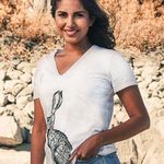 New Deep Dessert ladies tee shirt. Small. Soft and comfy. White Photo 0