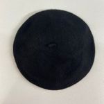 Vintage women's black French beret velvet band wool blend hat fashion accessory Photo 2