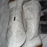 White western cowboy boots Size 7 Photo 1