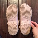 Crocs  Shayna women’s size 5  Missing a strap on one shoe Photo 1