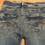 Silver Jeans Girlfriend Size 27 x 29 Skinny Ripped Acid Wash Raw Hem Denim Photo 2