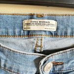 ZARA  WOMEN PREMIUM DENIM DISTRESSED ANKLE JEANS RIPPED‎ LIGHT WASH SIZE 4 Photo 3