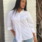 White oversized button Photo 0