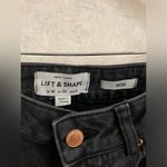 New Look women's size 6 lift & shape black mom jeans Photo 2