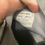 on cloud Running Shoes Photo 8