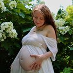 White off the shoulder maternity photoshoot dress Photo 1