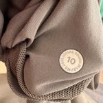  Lululemon On the Fly 7/8 Pant *Woven- Grey Sage- Size 10 Photo 7