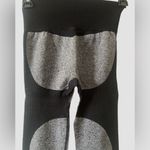 Hayden LA Seamless Ribbed Yoga Leggings Black Gray Hi Waisted Size Small NWT Photo 4