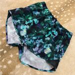 All In Motion  Target multicolor blue black floral athletic shorts women’s large Photo 3