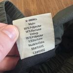Varley  Kallin Running Short 1.5" Olive Stone green size XS sold out style Photo 3
