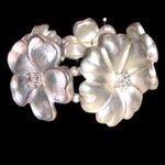 Super cute silver flower stretchy bracelet Silver Photo 2