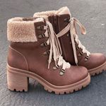 Coganic Sherpa lace Up Lug Sole Boot Brown Size 6 Photo 0