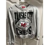 Mitchell & Ness  KANSAS CITY CHIEFS WOMENS GREY LOGO CREW SWEATSHIRT Small Photo 3