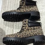Universal Threads Universal Thread Leopard Print Women's Boots size 8.5 Photo 4