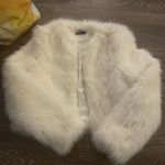 VICI NWT  Hot List Faux Fur Jacket - Ivory. Size Small Photo 2
