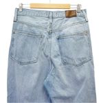 Madewell  The Mom Jean in Gilford Wash Light Wash Slouchy Jeans Size 30 | 10 Photo 5