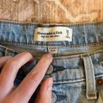 Abercrombie & Fitch  high-rise mom short curve Love Photo 3