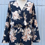 Lulu’s floral print romper Size XS Photo 0