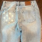 Judy Blue  Mid Rise Star Pocket Light Wash Distressed Jeans 7/28 EUC Photo 3