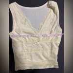 Yellow Lace V Photo 5