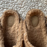 Cozy Tan IB Sherpa Fleece Slippers NWOT Sz 8 Photo 3