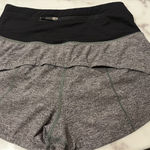 Lululemon High-Rise  Grey Speed Up 2.5" Shorts size 0  Photo 2