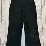 Nike  Wide Leg Black Capri. Size Small. Photo 0