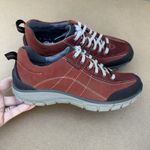 Clarks  Wave Walk Trek Women’s Orange Leather Waterproof Lace Up Shoes Size 6.5 Photo 2