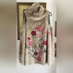Dylan , Los Angeles, Faux Fur Vest, size M, never used Photo 3