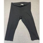 Old Navy Women's Black capri Leggings Size XL Photo 0