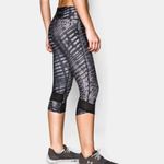 Under Armour Under Amour Womens UA Fly-by Printed Capri (1248730) Size XS Black Grey Leggings Photo 1