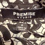Premise Studio Black White Grey Floral Button Down Long Sleeve Blouse Size 6 Photo 4