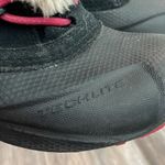 Columbia  Techlite Omni Heat Snow Boots Photo 9
