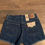 Levi's NWT 501 High Rise Denim Shorts Size 28 Photo 3