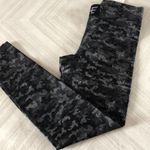 Heroine Sport Black White Gray Camouflage Leggings Gray Size XS Photo 0