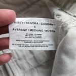 Gloria Vanderbilt  Womens Shorts Size 6 Khaki All-Around Slimming Effect Stretchy Photo 3