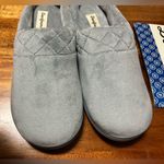 Dearfoams  Women's Grey - Sleet Slippers with memory foam size Medium 7-8 Photo 1