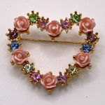 0111 Vintage 90s AVON Gold Tone Heart Brooch w/Rhinestones & Acrylic Roses EUC Pink Photo 0