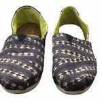 Toms Shoes Size 7 Photo 4
